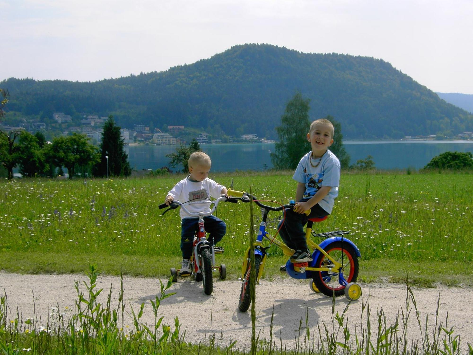 Gaestehaus Uggowitzer Drobollach am Faakersee Bagian luar foto