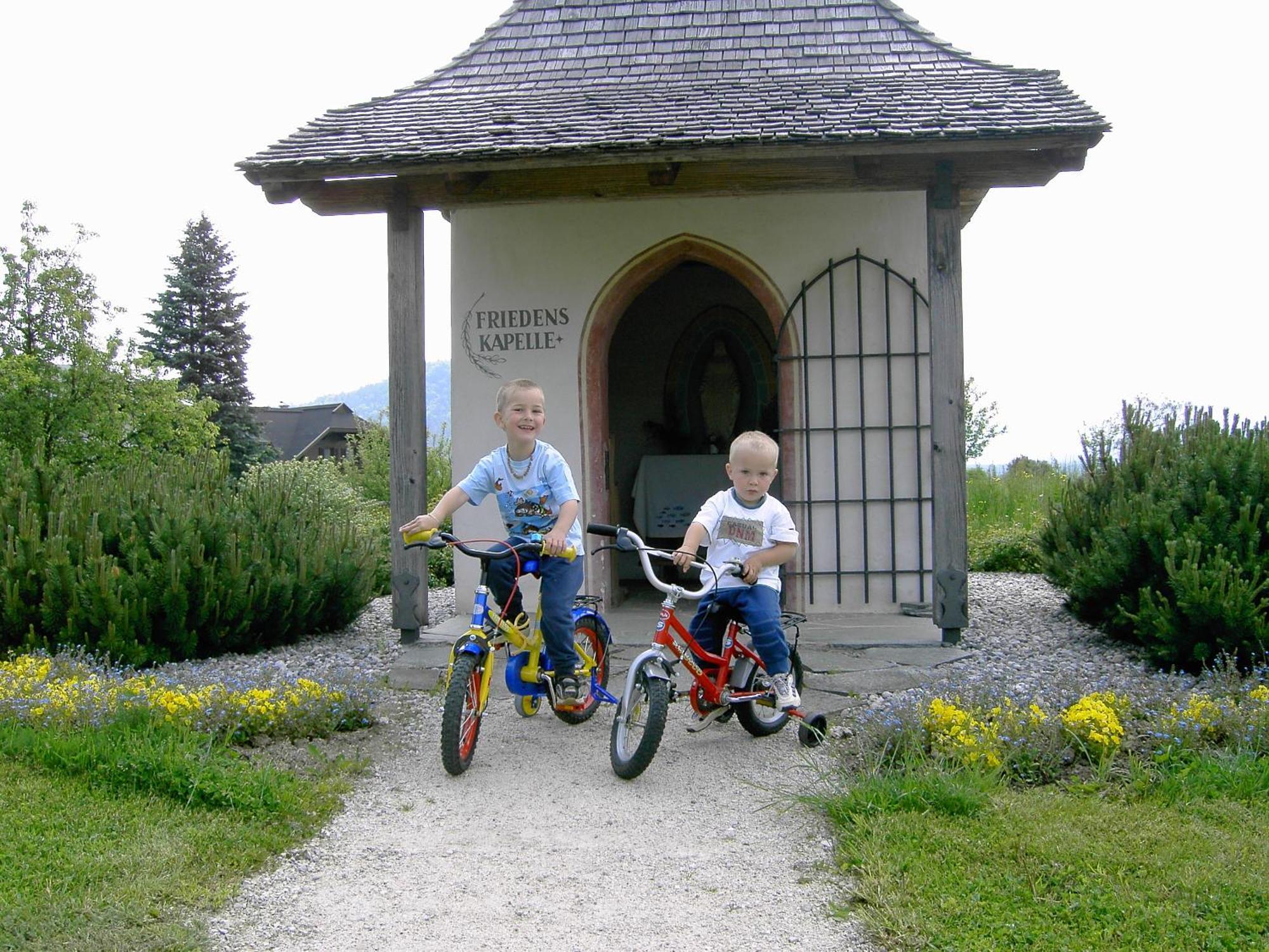 Gaestehaus Uggowitzer Drobollach am Faakersee Bagian luar foto